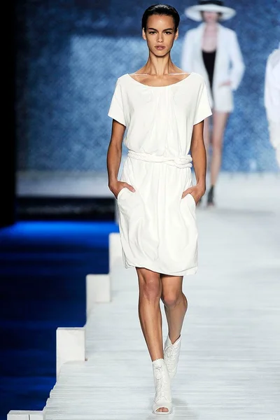 Look 27